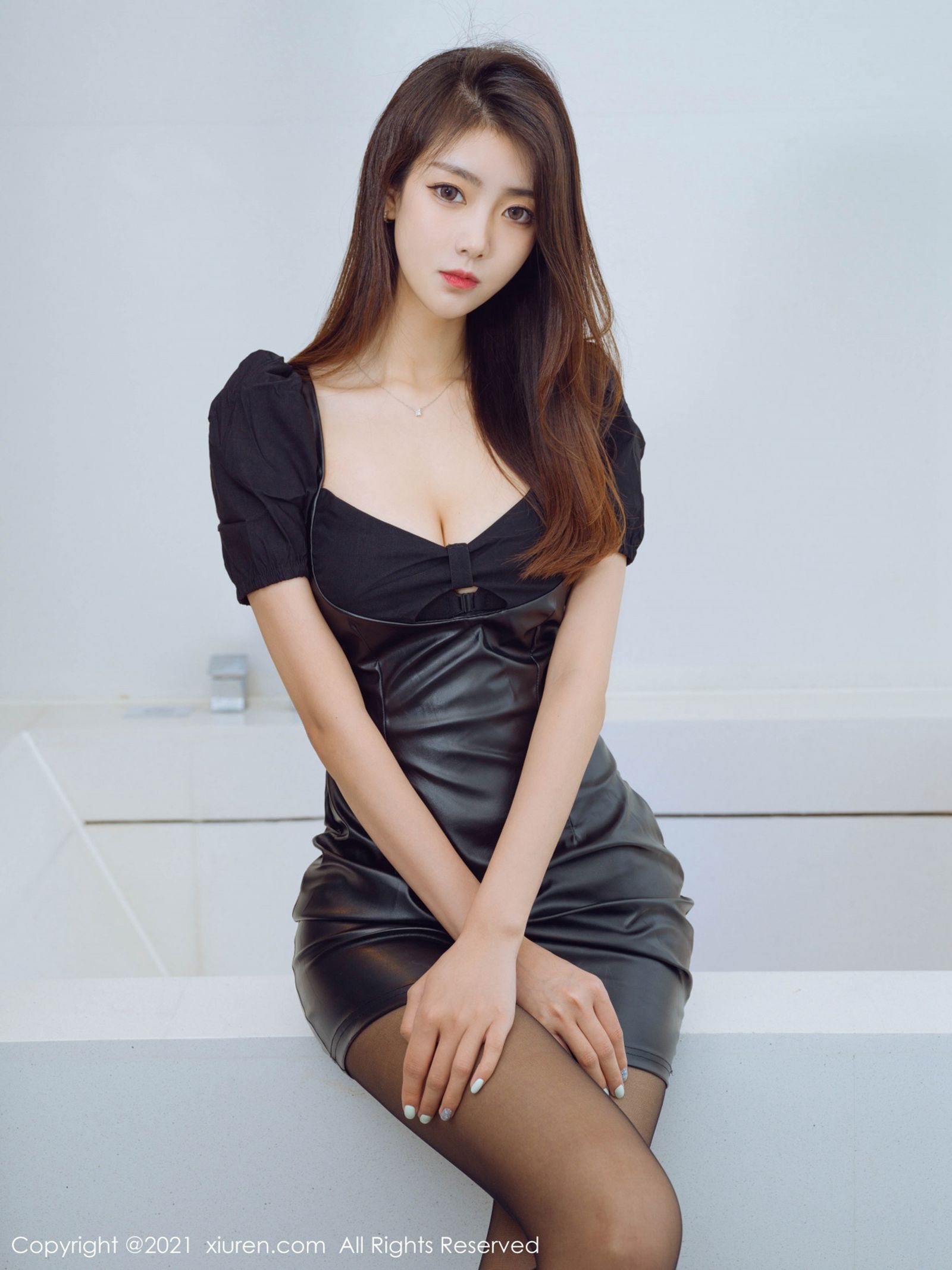Vol. 03858 可乐Vicky(53P) 3/53