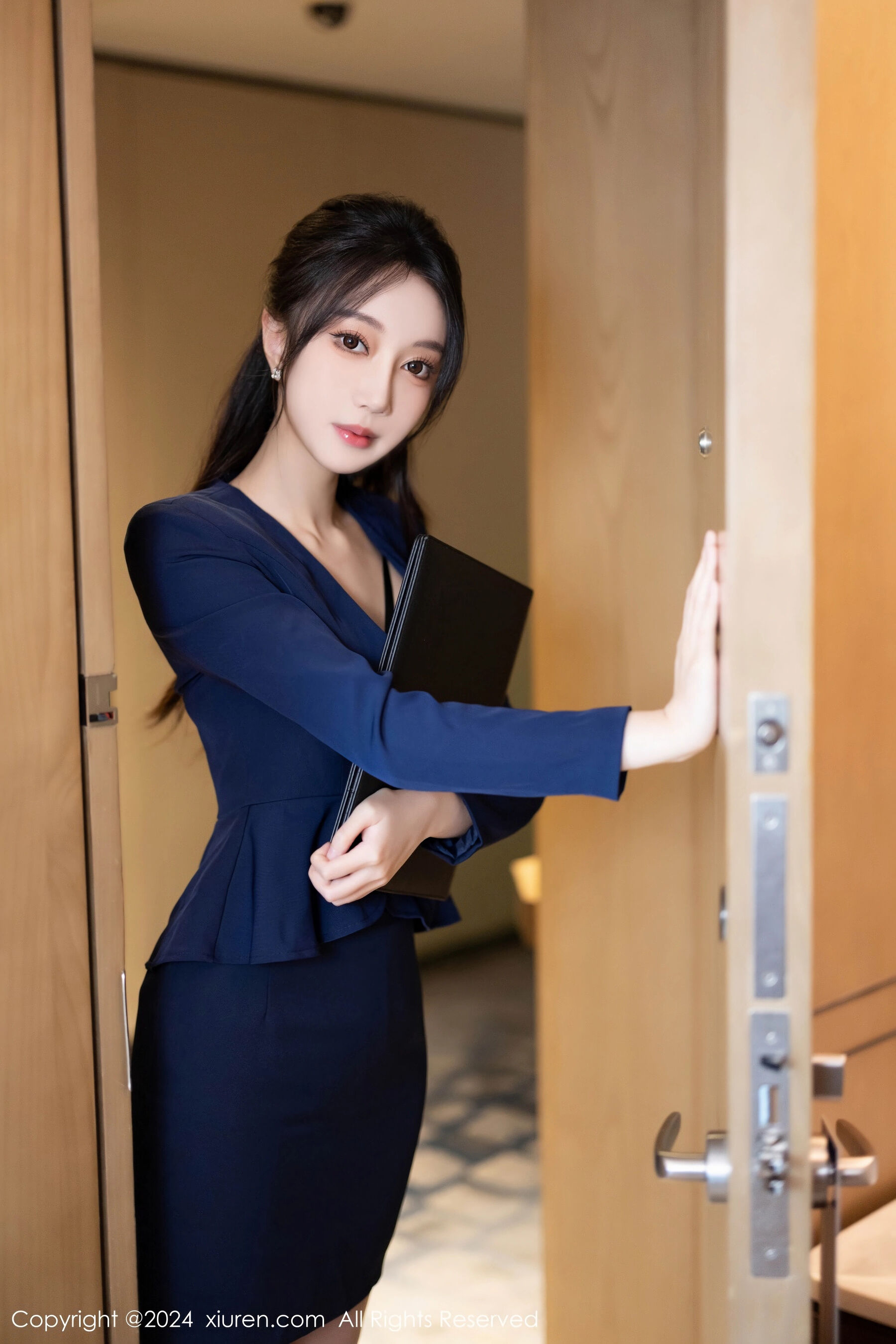 Vol. 08669 玥儿玥(91P) 2/91