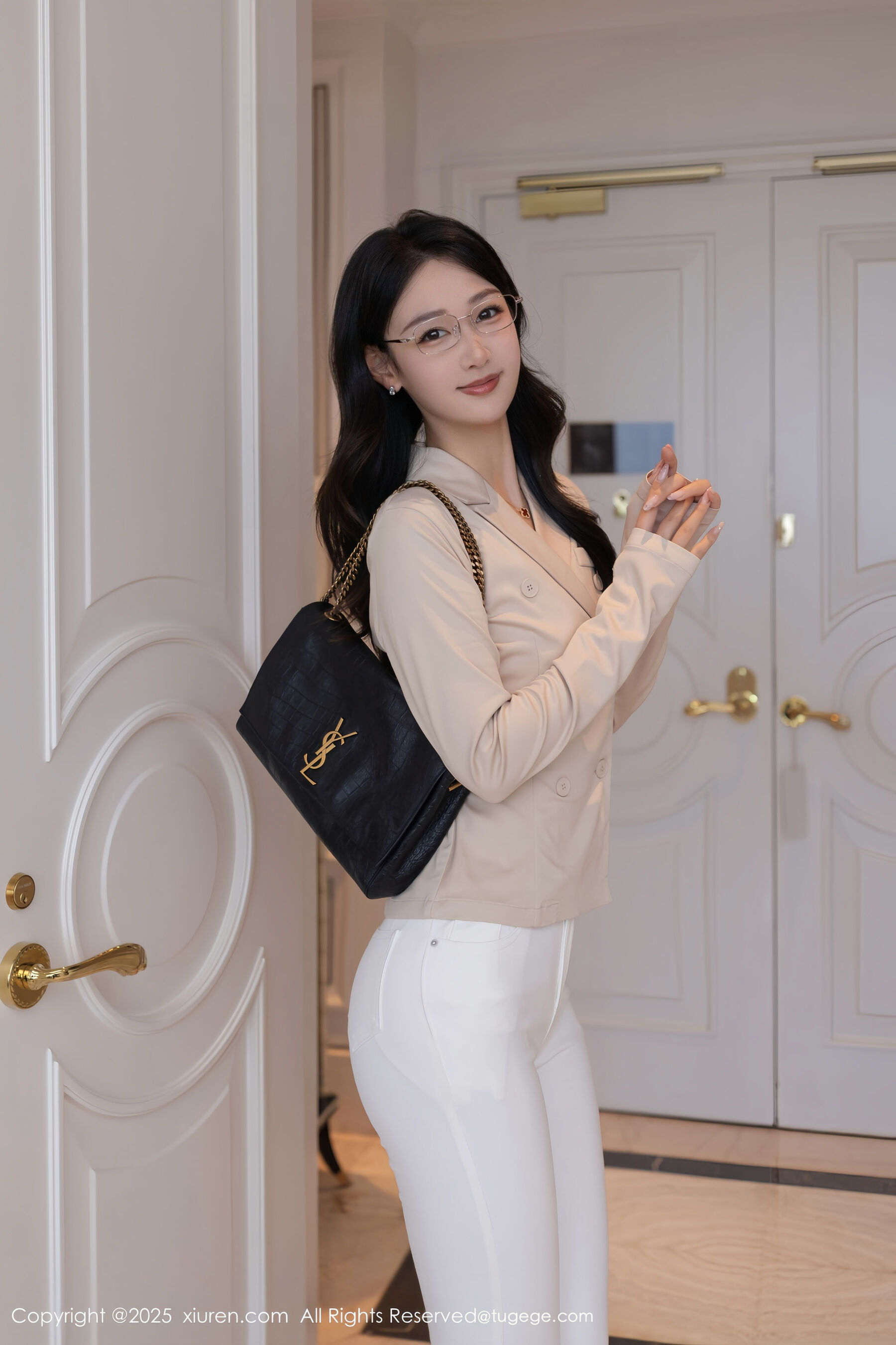 Vol. 11053 唐安琪(85P) 2/85