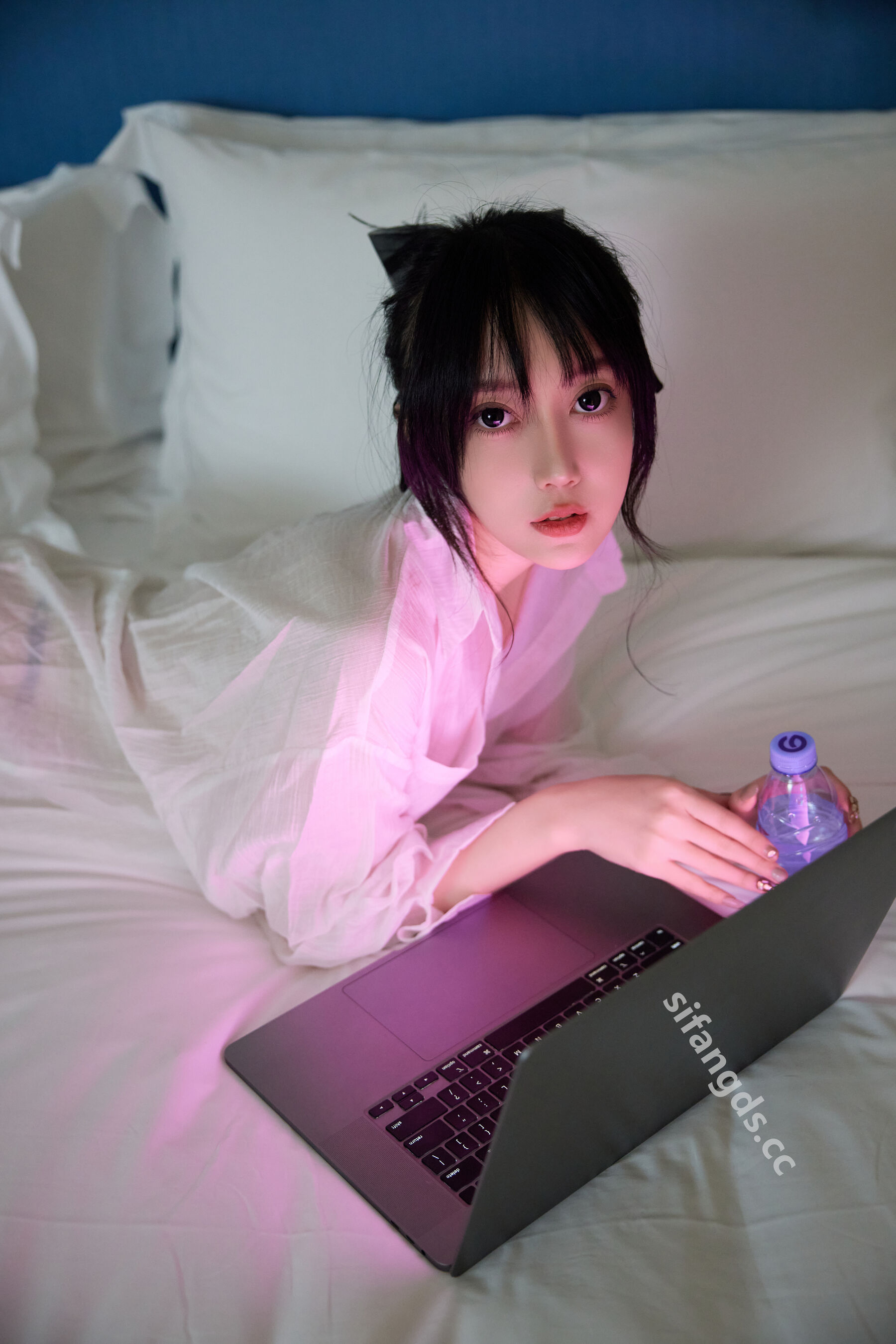 Vol. 9274 玥儿玥er《私购流出》(89P + 5V) 6/89
