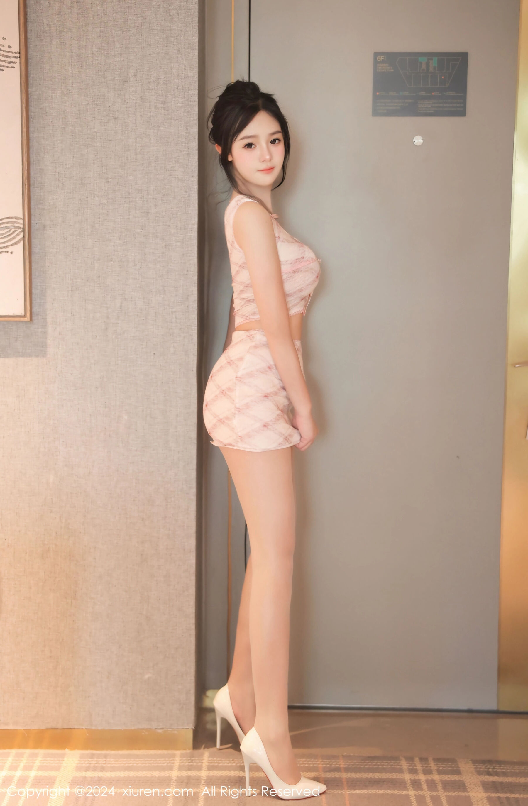 Vol. 08419 金小依(81P) 4/81