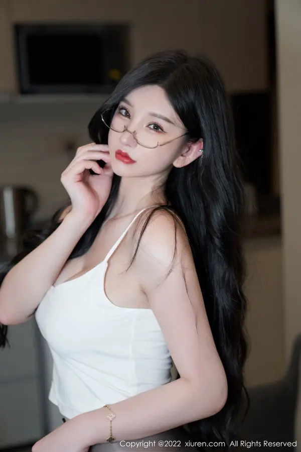 Vol. 05253 周于希Sally(70P)