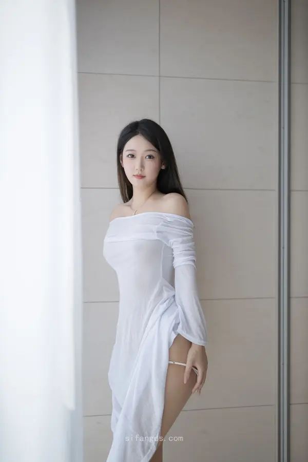Vol. 9840 唐安琪《私购流出》(93P + 2V)