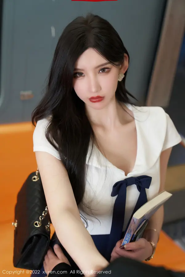 Vol. 04979 周于希Sally(81P)