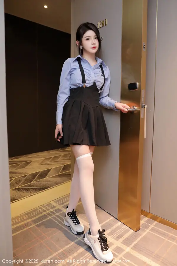 Vol. 09819 爱酱里(81P)