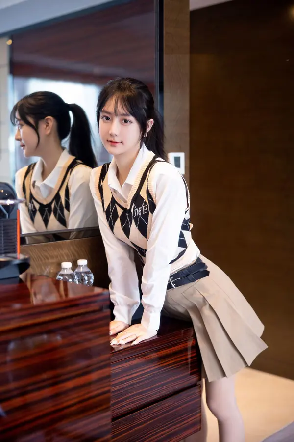谢小蒽《电动棒》(139P + 4V)