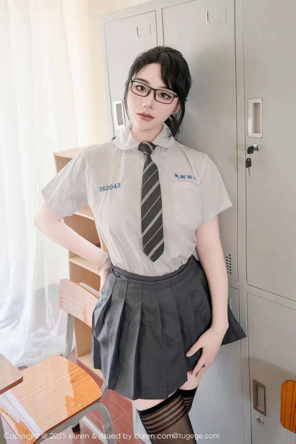 Vol. 10530 汐汐爱吃草莓(86P)