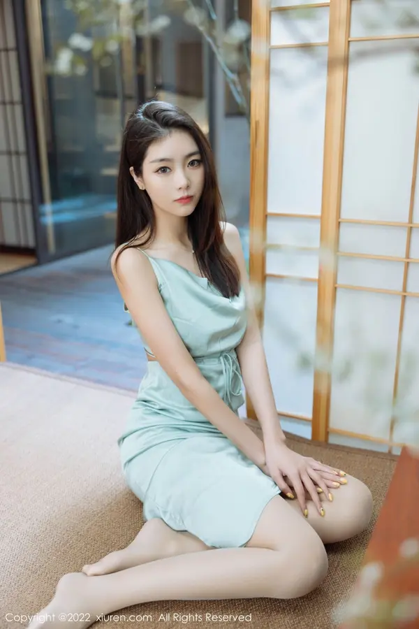 Vol. 04832 可乐Vicky(46P)