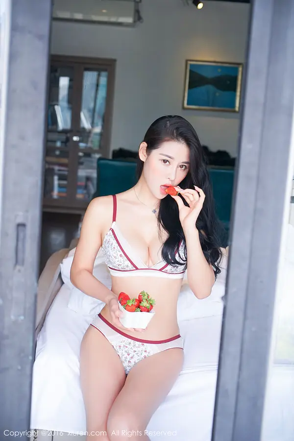 Vol. 00586 叶佳颐(55P)