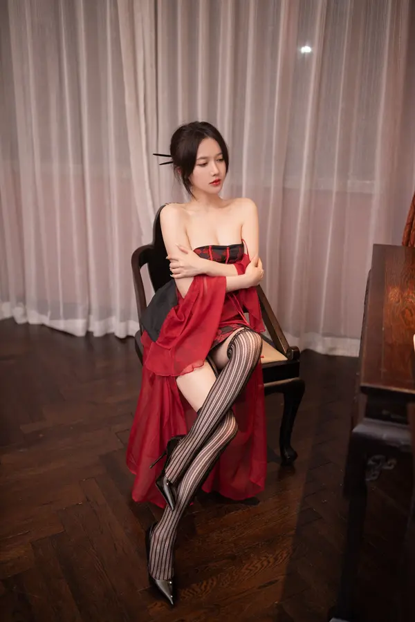 鱼子酱Fish《落叶有情》(125P)