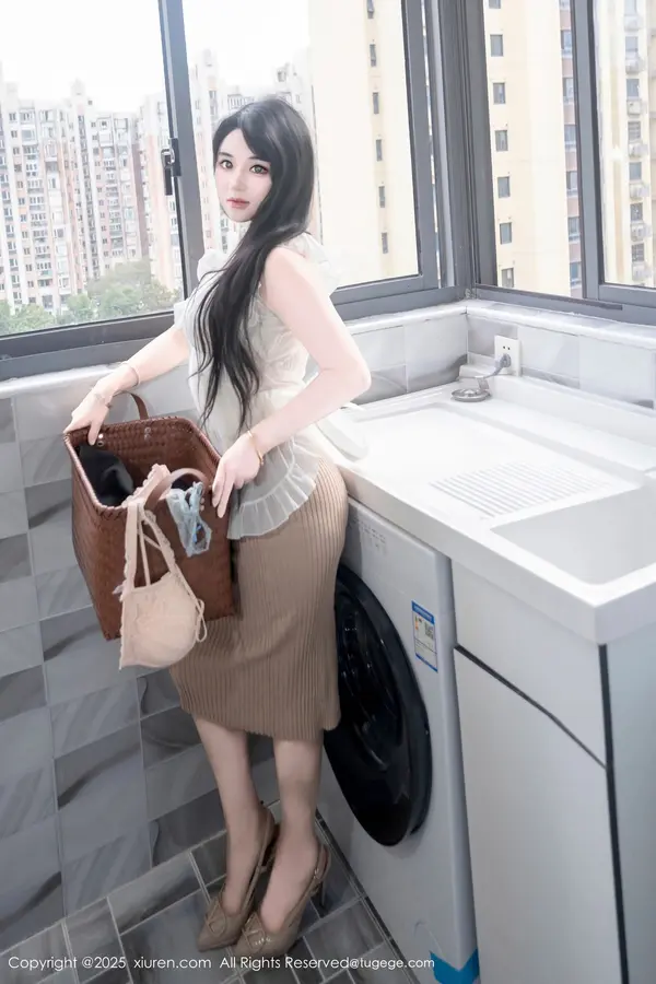 Vol. 11010 汐汐爱吃草莓(84P)