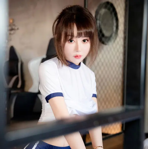 Vol. 07600 白笑笑《私购流出》(84P)