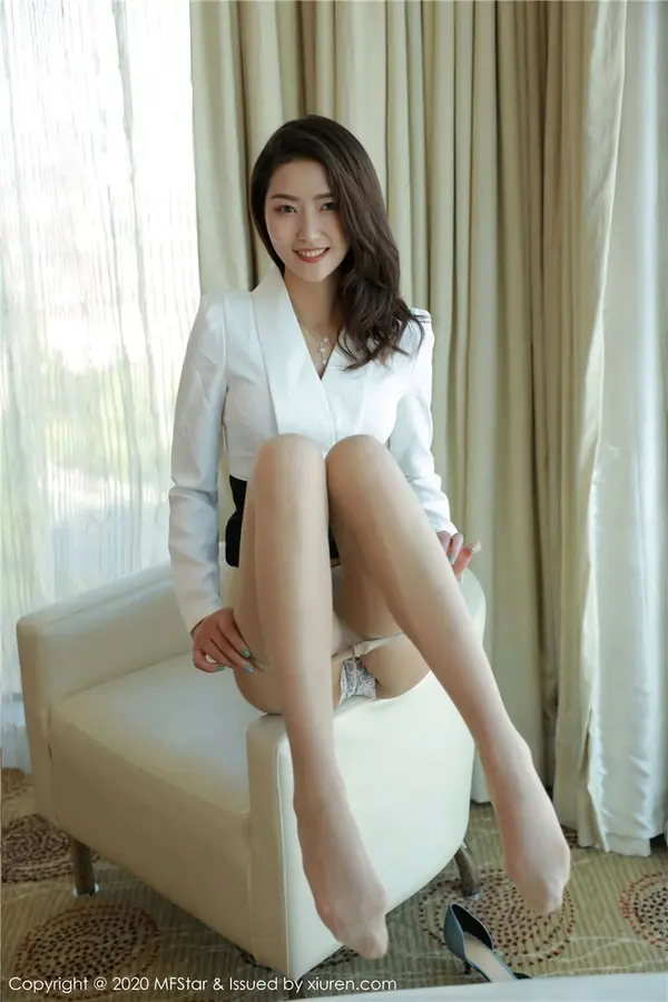 Vol. 0350 方子萱(67P)