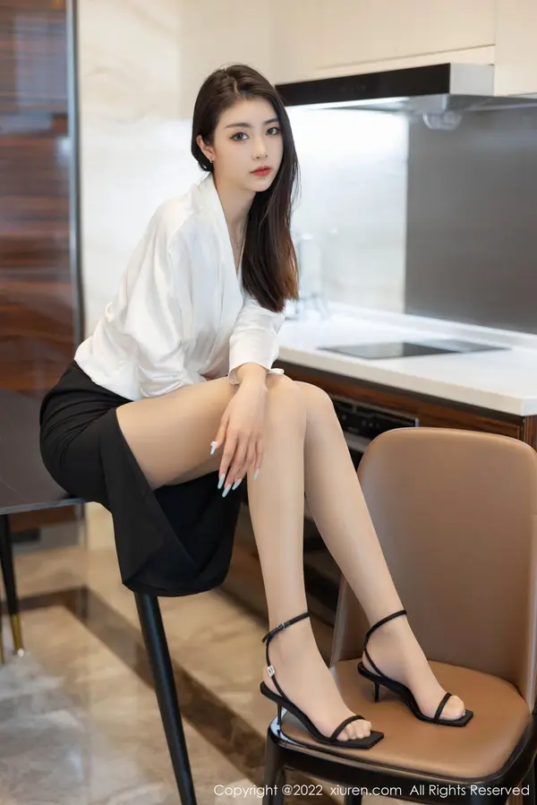 Vol. 04869 可乐Vicky(71P)