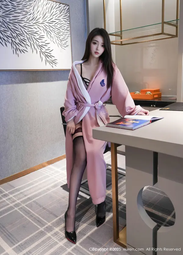 Vol. 10669 烧烧小桃(100P)