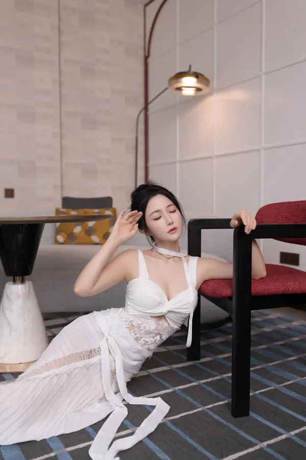 Vol. 10911 鱼子酱Fish《私购流出》(120P)