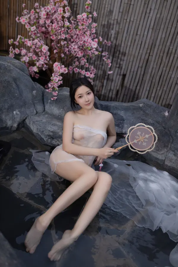 Vol. 8927 鱼子酱Fish《花想容》(120P)