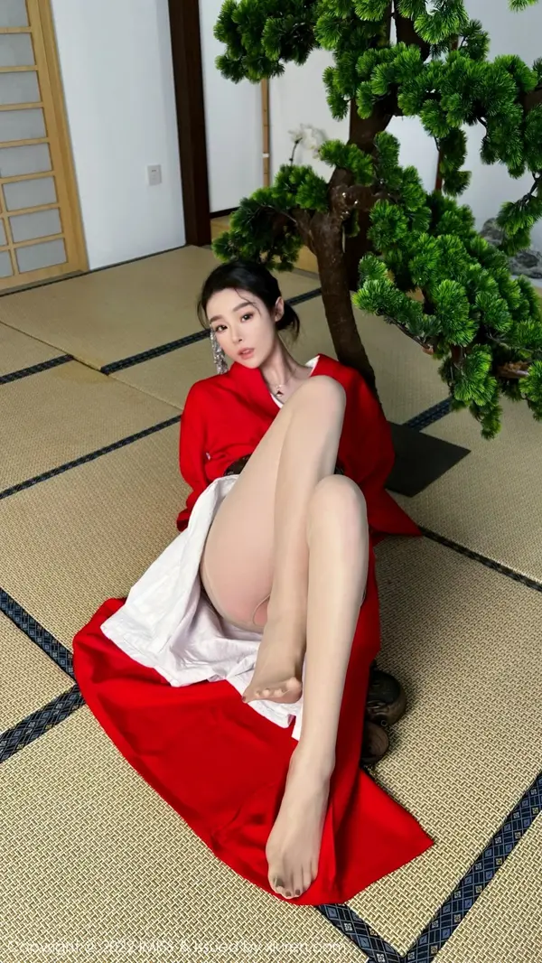 Vol. 0669 逗逗doudou(31P)
