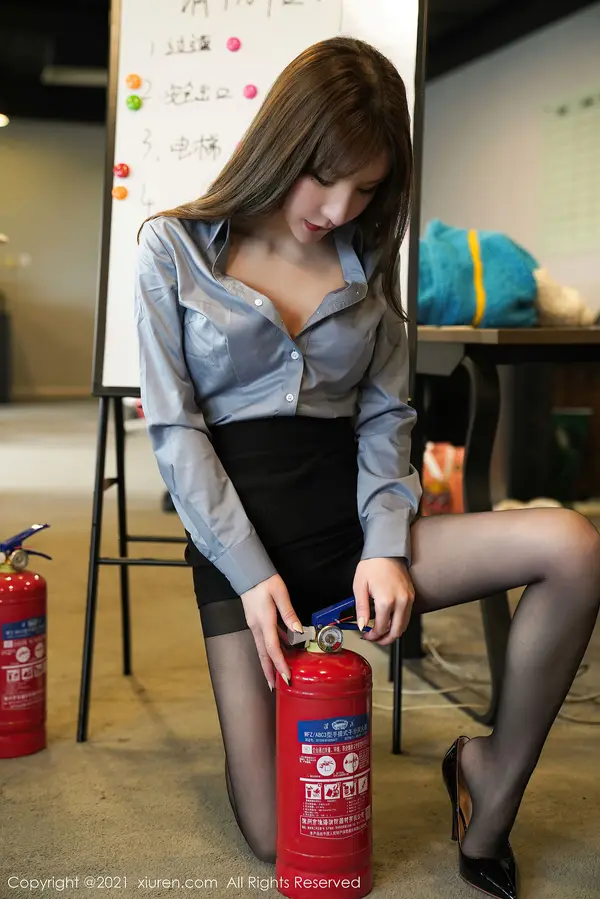 Vol. 03203 周于希Sandy(104P)