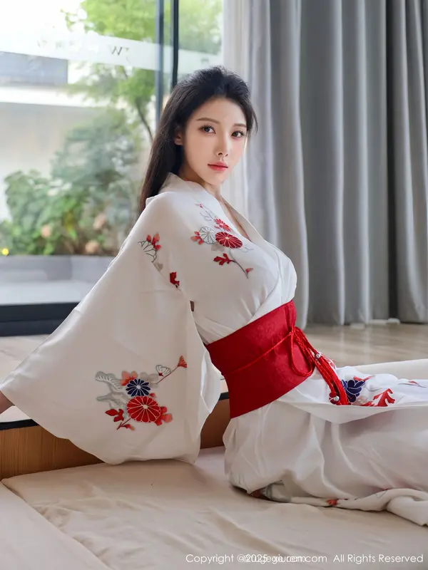 Vol. 10767 梨霜儿(84P)