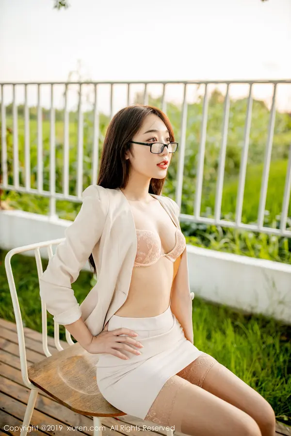 Vol. 01700 小九月(64P)