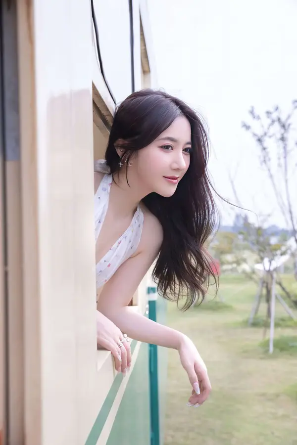鱼子酱Fish《风吹过想你的车站》(120P)