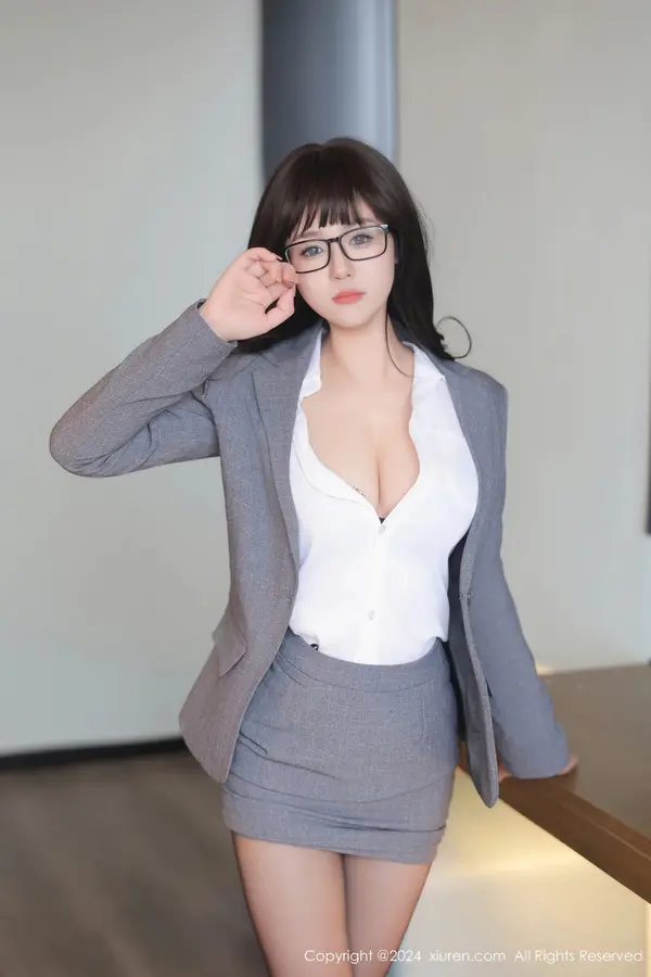 Vol. 08496 金小依(83P)