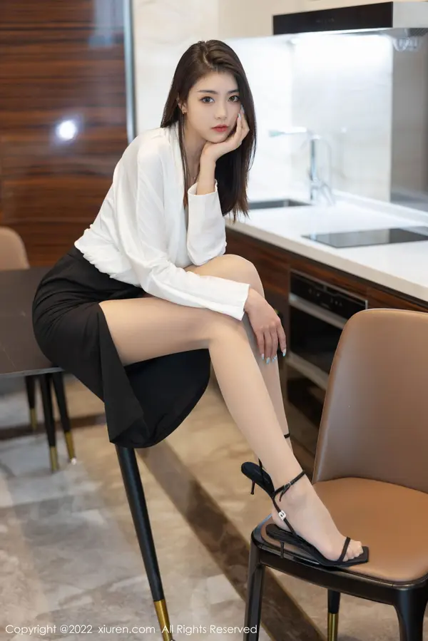 Vol. 04869 可乐Vicky(71P)