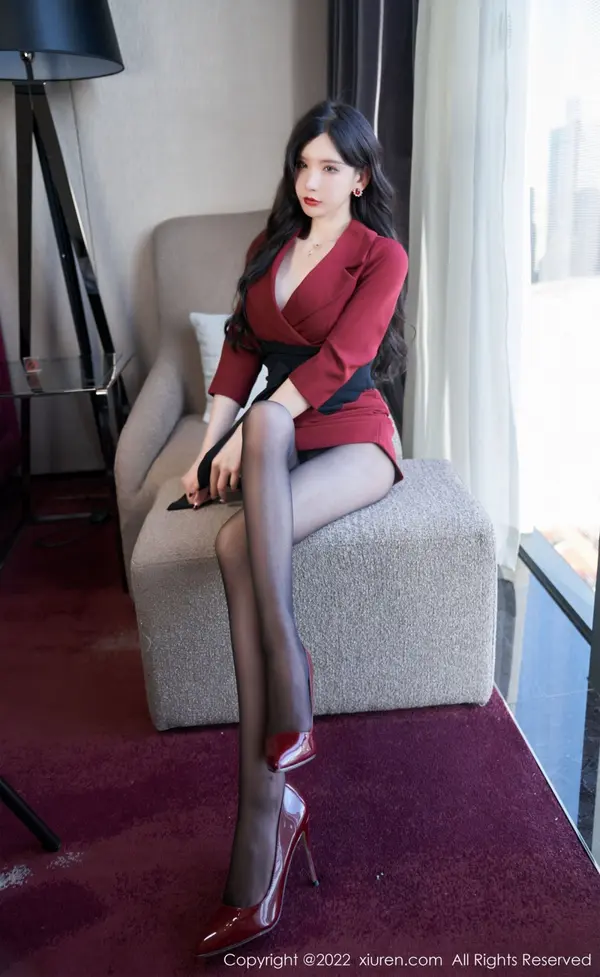 Vol. 04877 周于希Sally(77P)