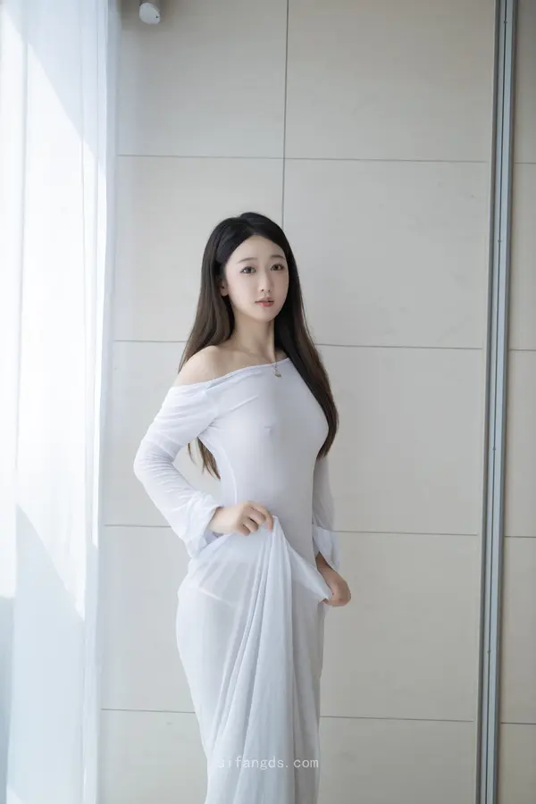 Vol. 9840 唐安琪《私购流出》(93P + 2V)