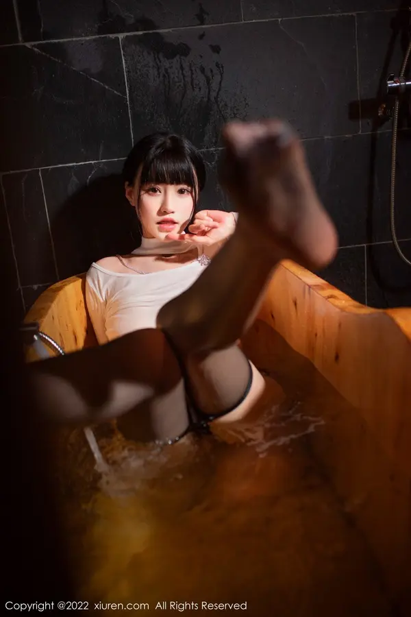 Vol. 04548 朱可儿Flora(52P)