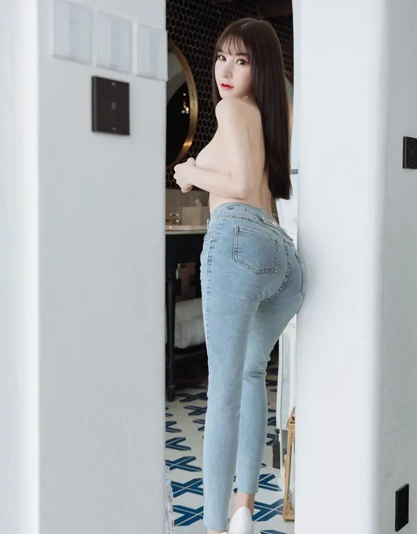 Vol. 0246 周于希Sandy(71P)