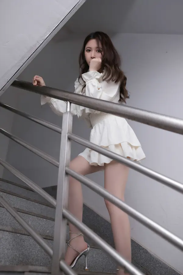 鱼子酱《无形的阶梯》(120P)