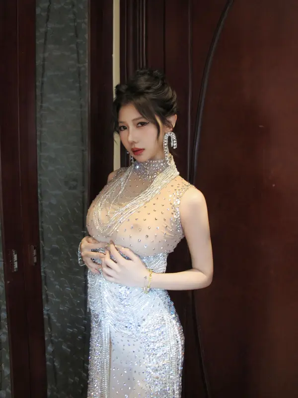 Vol. 10802 尹甜甜sunny《私购流出》(107P)