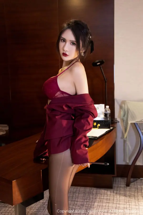 Vol. 04038 Emily尹菲(71P)