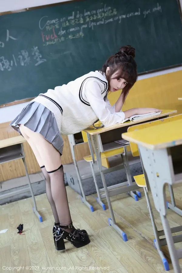 Vol. 07712 白笑笑(88P)