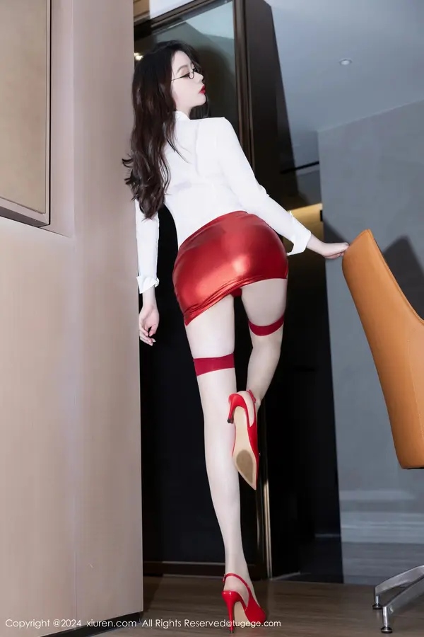 Vol. 08719 梦心玥(102P)