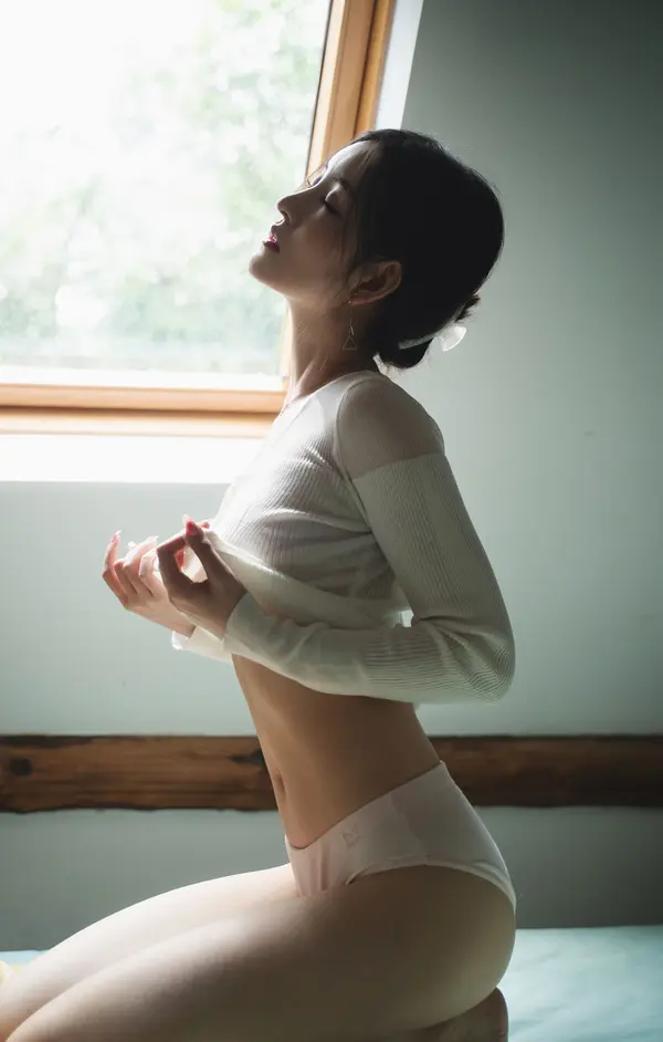 沈梦瑶《天窗激凸》(30P)