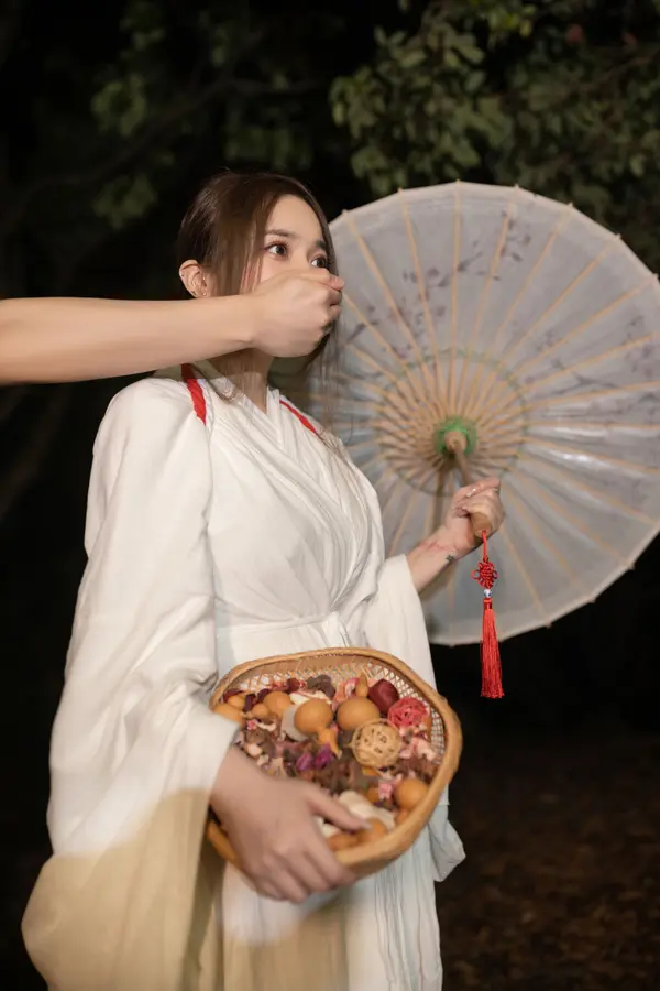 鱼子酱Fish《小树林的故事》(40P)