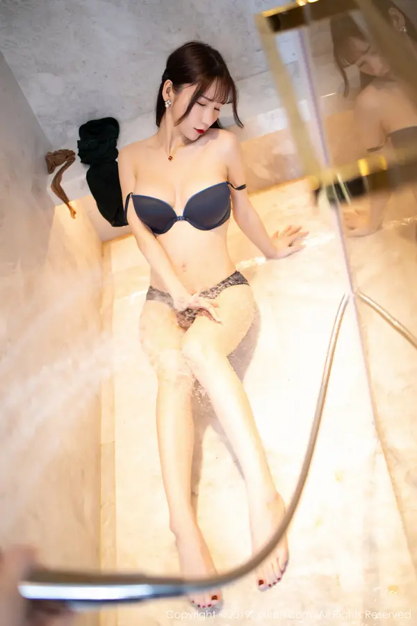 Vol. 01703 周于希Sandy(73P)