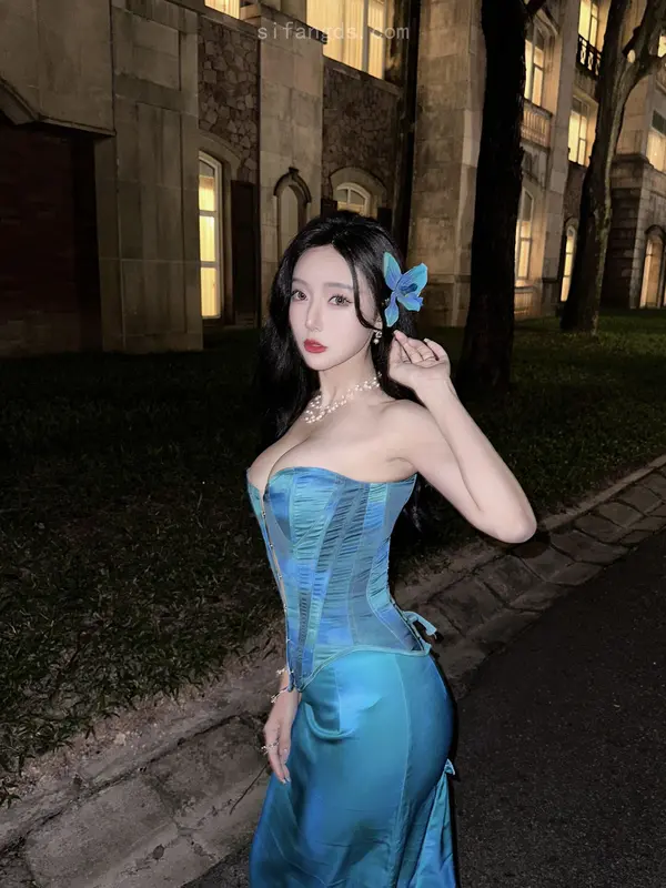 王馨瑶《私购流出》(81P + 1V)