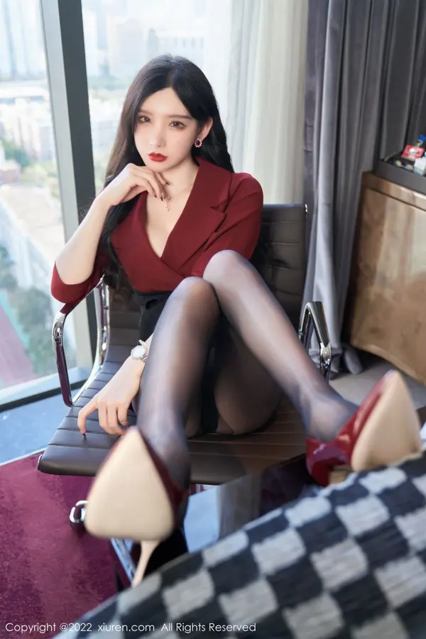 Vol. 04877 周于希Sally(77P)