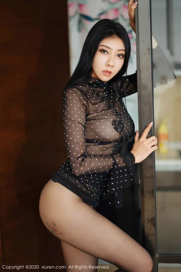 Vol. 01912 果儿Victoria(51P)