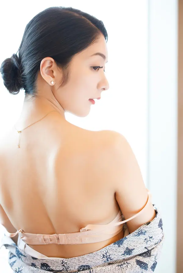 Vol. 02305 小热巴(101P)