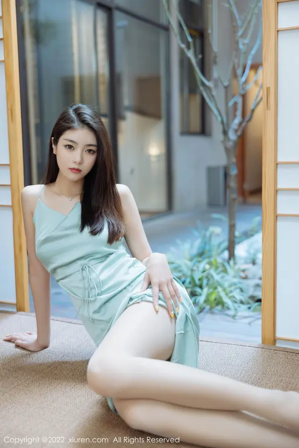 Vol. 04832 可乐Vicky(46P)