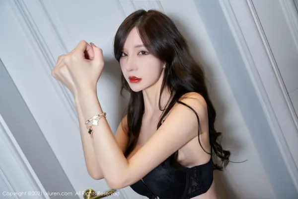 Vol. 03931 周于希Sandy(82P)