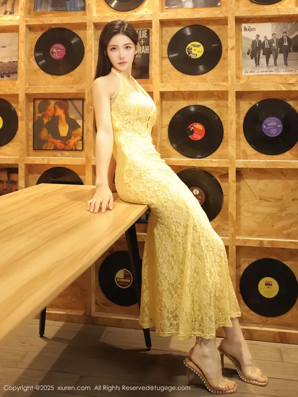 Vol. 10715 梨霜儿(79P)