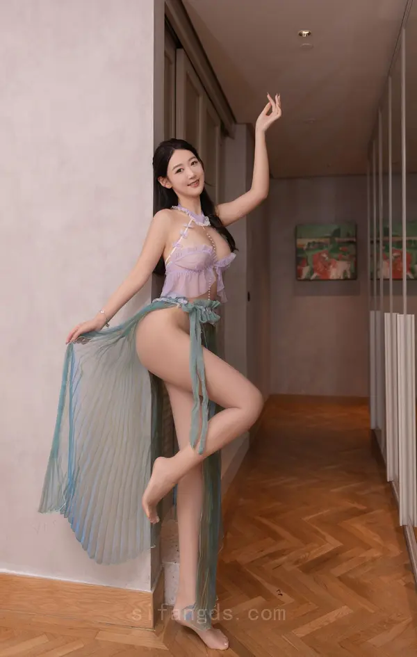 Vol. 8644 唐安琪《私购流出》(91P + 2V)