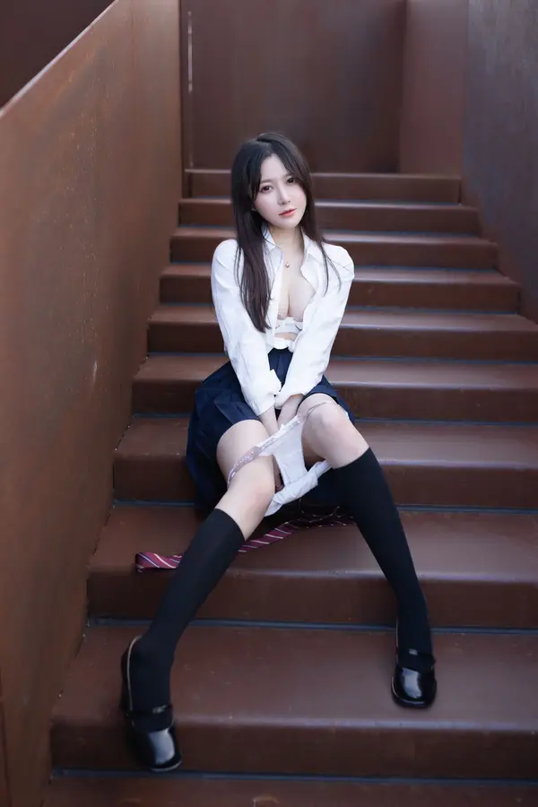 鱼子酱Fish《外出回忆录》(120P)