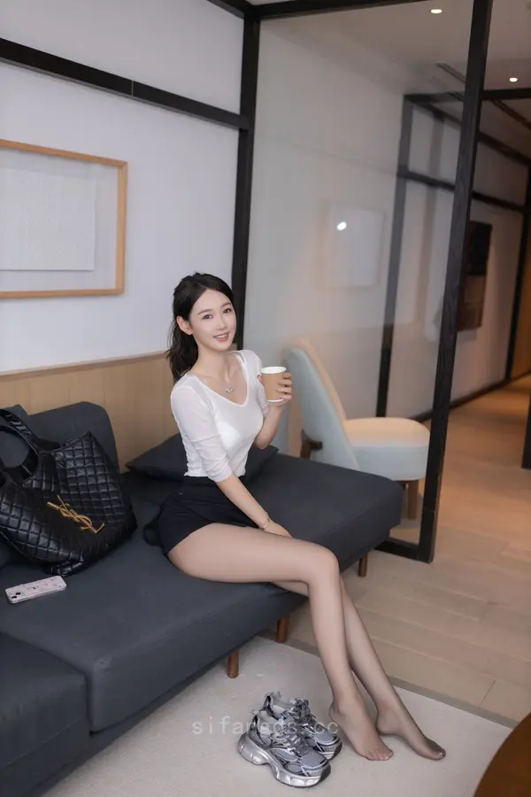 Vol. 9036 唐安琪《私购流出》(93P + 2V)